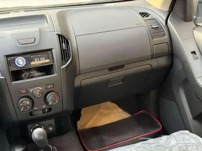 ايسوزو ديماكس غمارتين استاندر زجاج كهرباء 2026 5