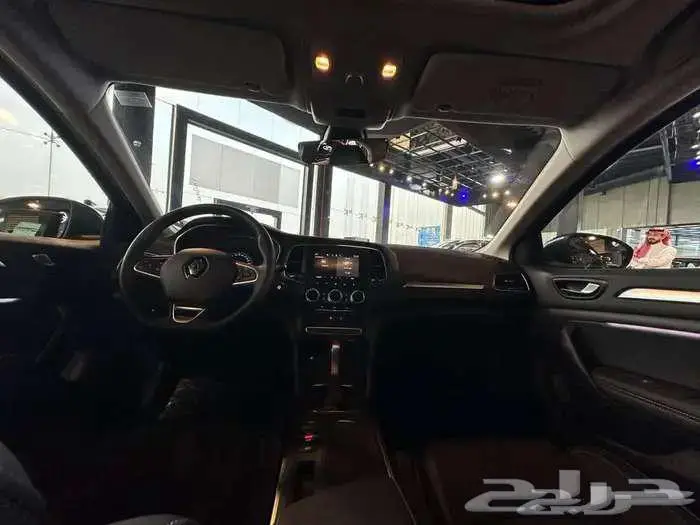 عرض على الرينو ميجان نص فل 2024 بكمية محدودة 7