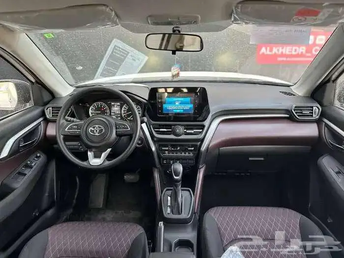 أوربان كروز استندر 2025 4