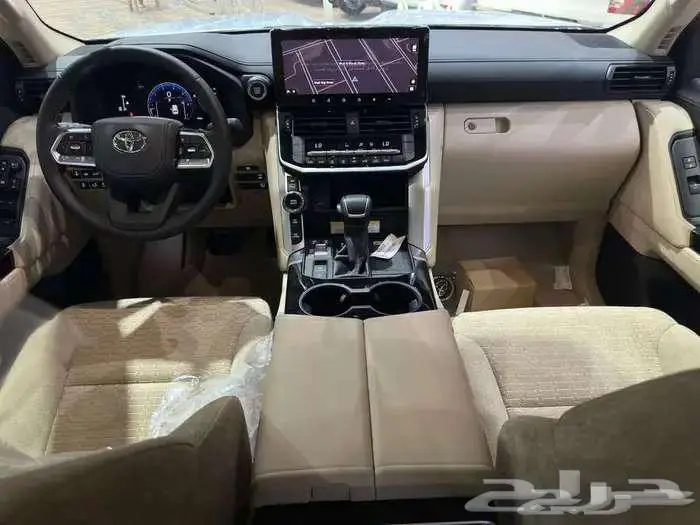 تويوتا لاندكروزر GXR L3 بنزين 2025 سعودي بالنقد والتقسيط 10