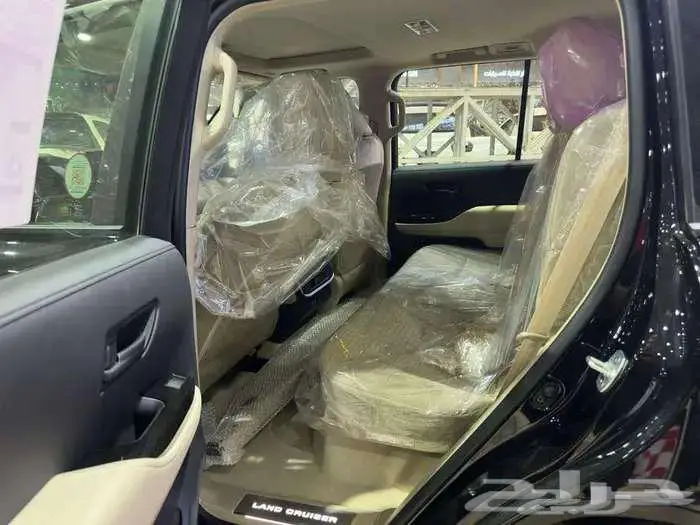 تويوتا لاندكروزر GXR L3 بنزين 2025 سعودي بالنقد والتقسيط 15