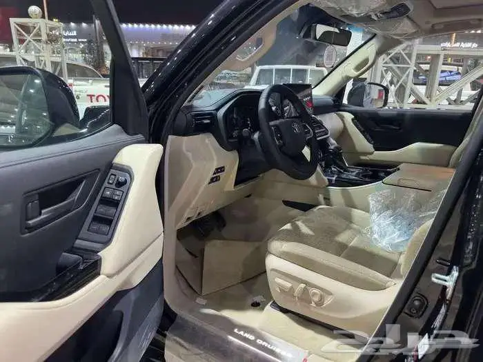 تويوتا لاندكروزر GXR L3 بنزين 2025 سعودي بالنقد والتقسيط 8