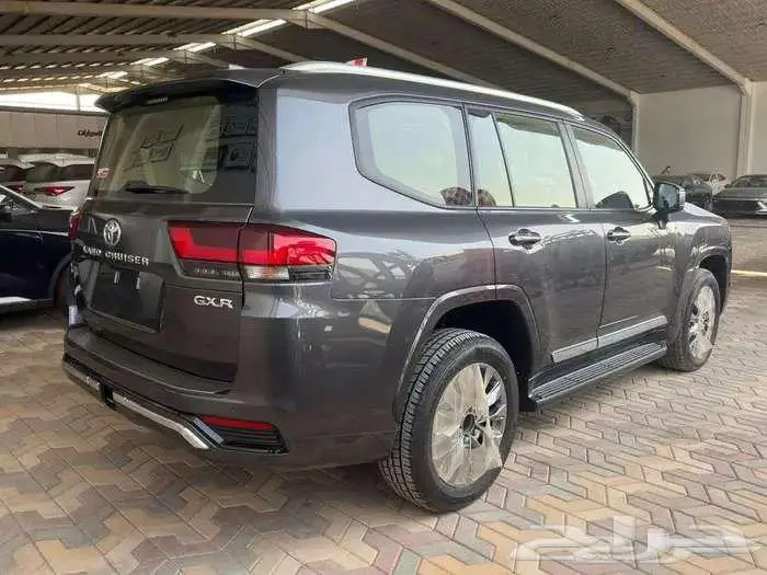 تويوتا لاندكروزر GXR L3 بنزين 2025 سعودي بالنقد والتقسيط 6