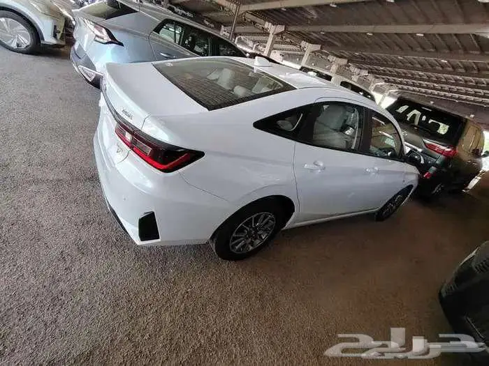 يارس ستاندر موديل 2026 حبه فقط لون ابيض لؤلؤي 7