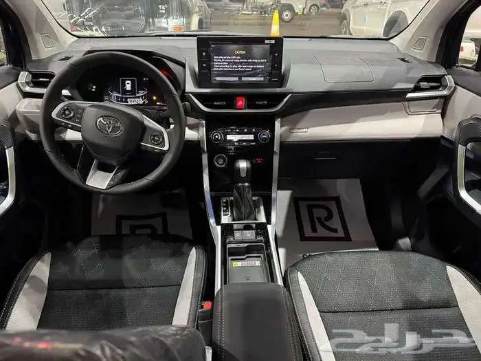 تويوتا فيلوز glx فل موديل 2025 3