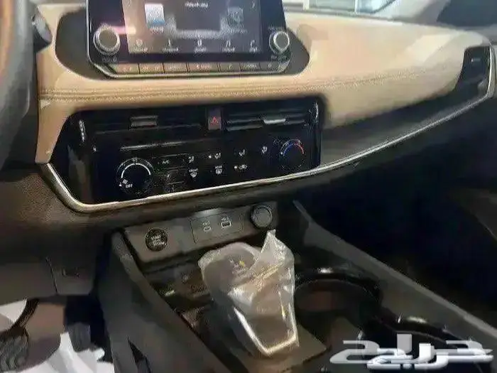 اكس تريل 5 راكب 7 راكب 2025 استاندر 15