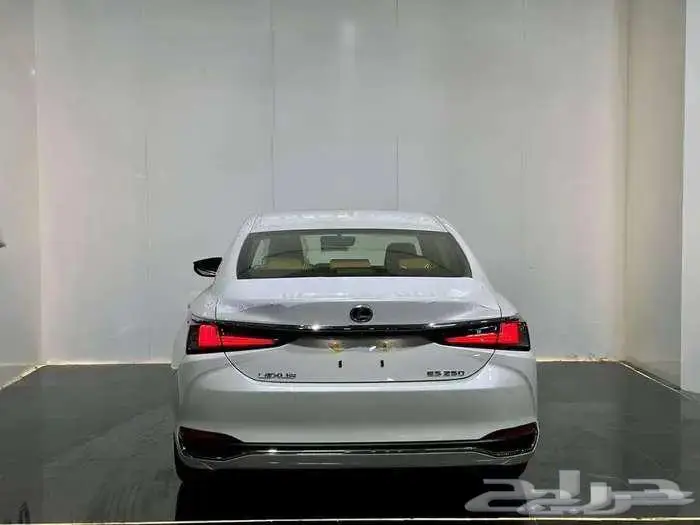لكزس ES 250 AA موديل 2025 4