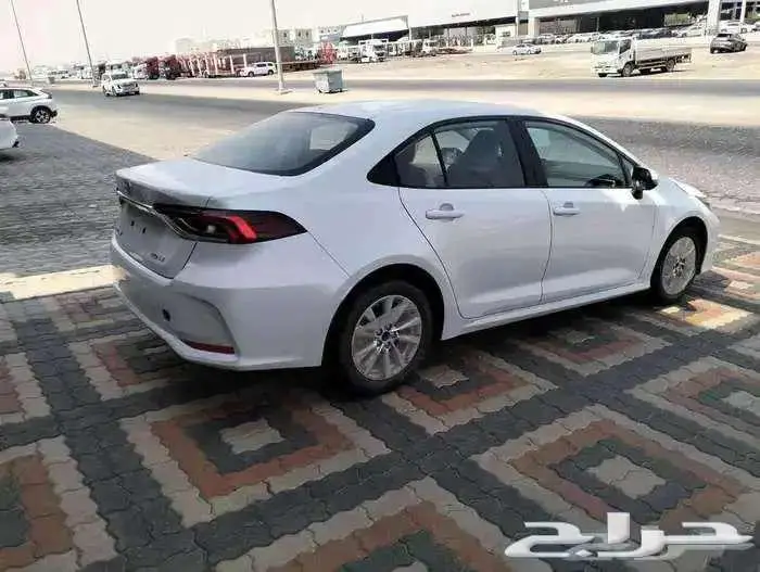 تويوتا كرولا 2025 مطور 2.0 بريمى 8