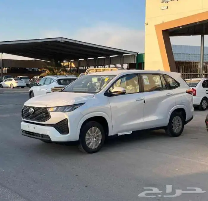تويوتا انوفا بنزين GL موديل 2025 كاش وتقسيط 1