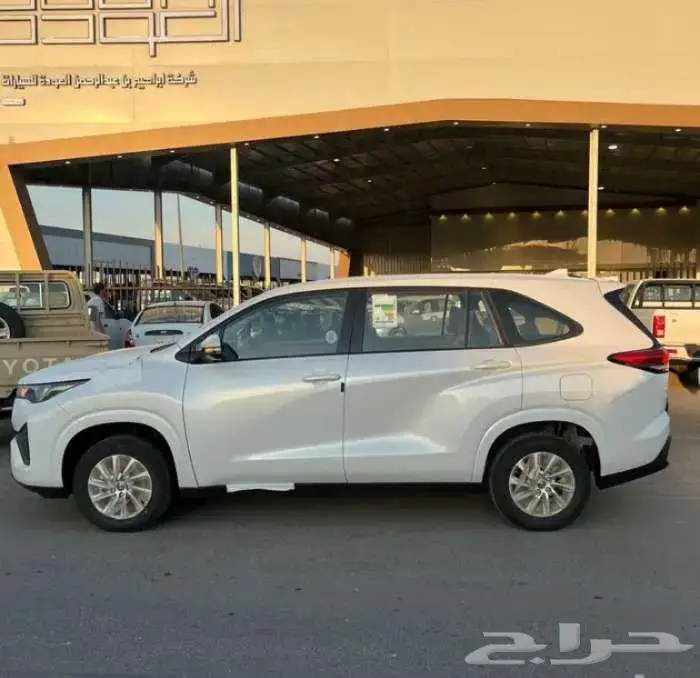 تويوتا انوفا بنزين GL موديل 2025 كاش وتقسيط 0