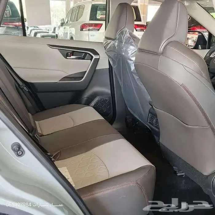 تويوتا راف فور ادفنشر بنزين 2025 14