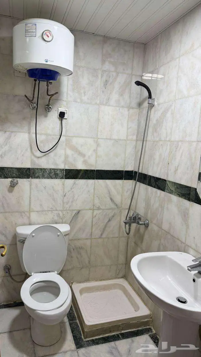 شقه مفروشه للايجار في العزيزيه 5