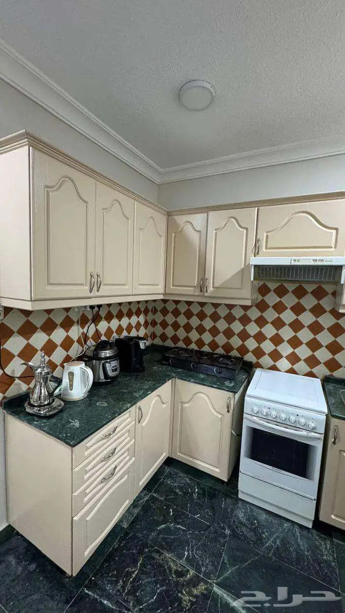 شقه مفروشه للايجار في العزيزيه 8