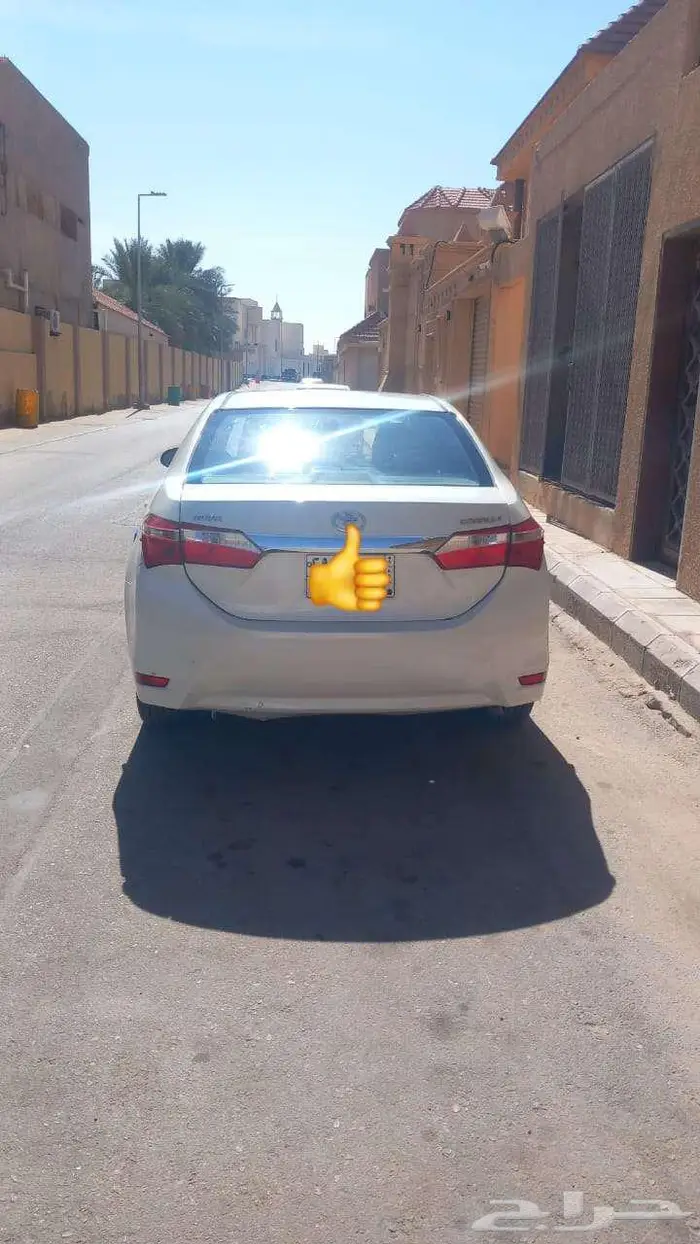 تايوتا كورولا موديل 2015 اللون لولوي 3