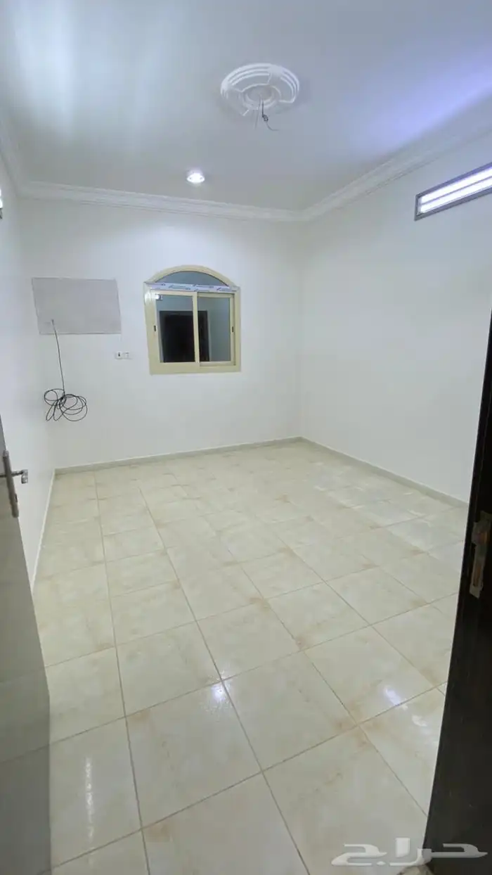 شقة للأجار الشهري العقيق 2