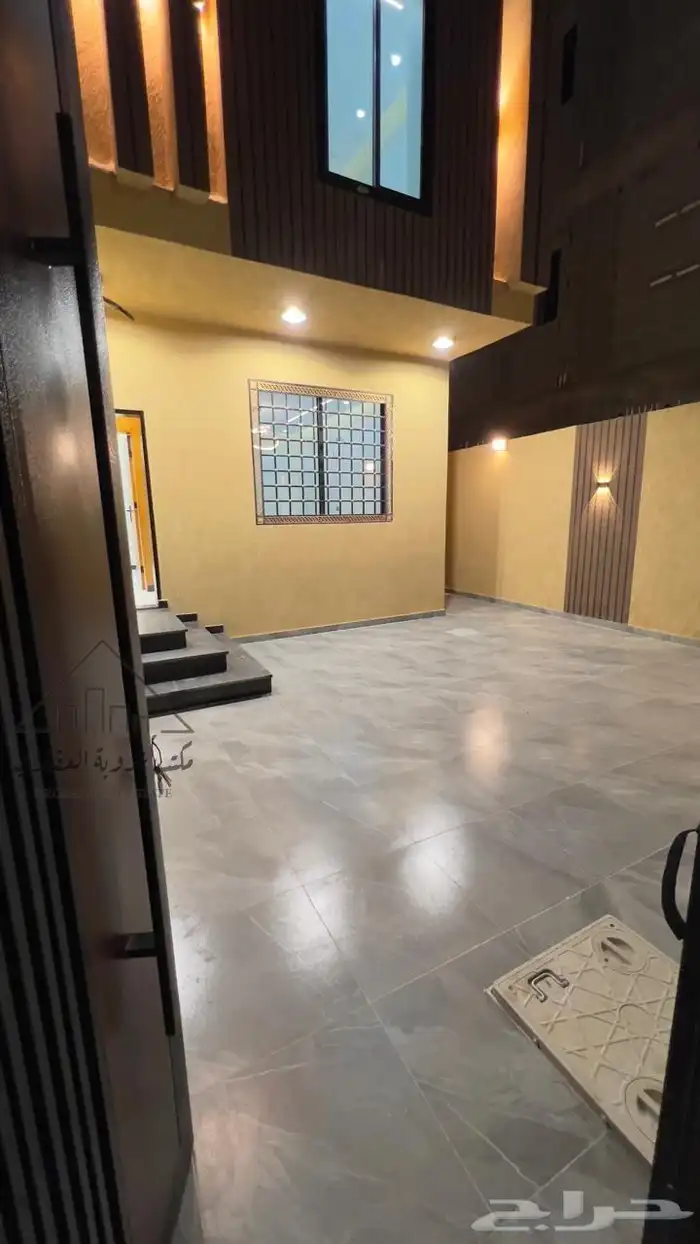 للبيع فيلا نص ارض ثلاث ادوار حي الصفاء تبوك 1