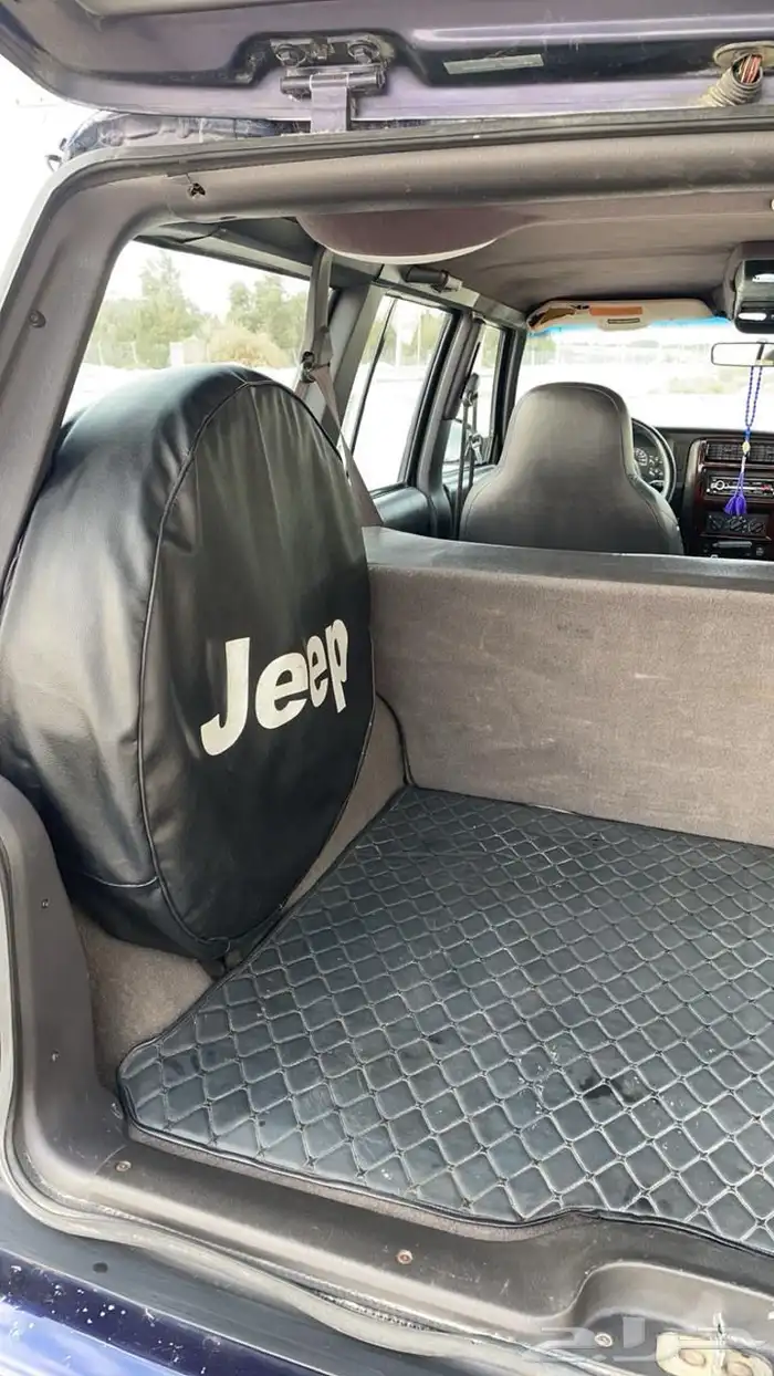 للبيع جيب شروكي 9