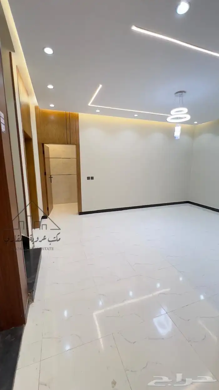 للبيع فيلا نص ارض ثلاث ادوار حي الصفاء تبوك 3