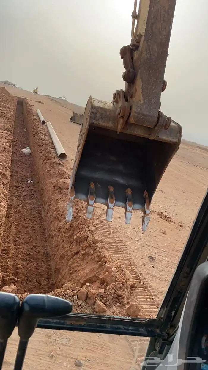 حفار بوكلين للايجار هدم وحفر الاراضي في جده 3