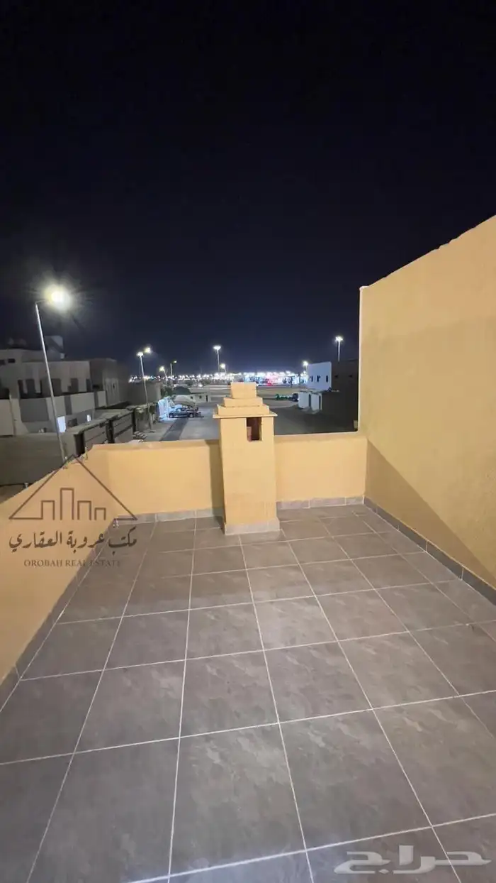 للبيع فيلا نص ارض ثلاث ادوار حي الصفاء تبوك 23