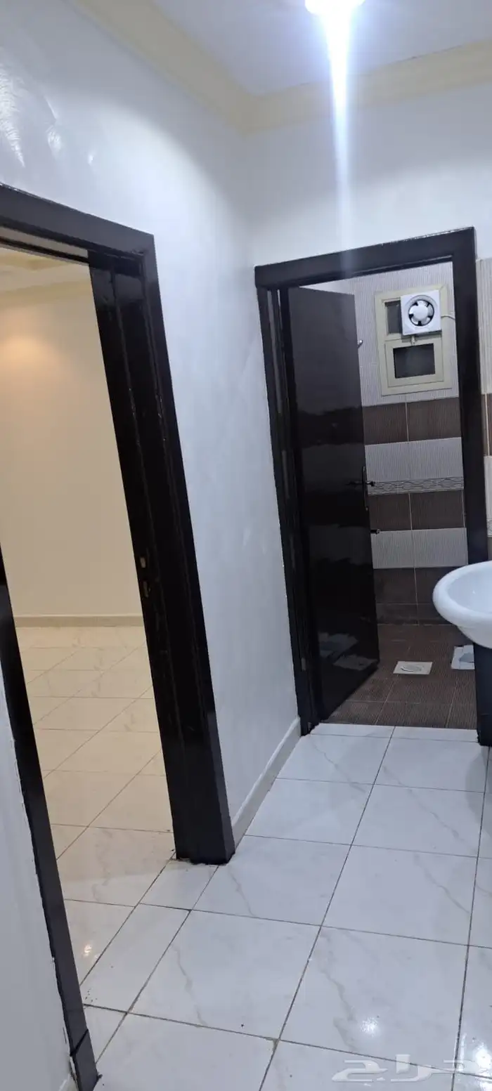 للإيجار شقه 4غرف وصاله ومطبخ وحمامين الدور 2الشهري2500 11