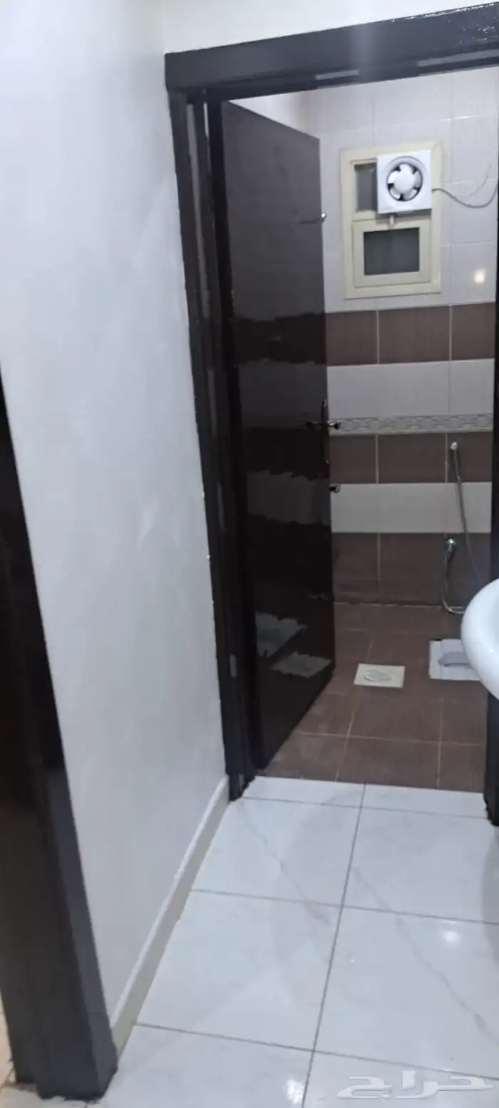 للإيجار شقه 4غرف وصاله ومطبخ وحمامين الدور 2الشهري2500 14