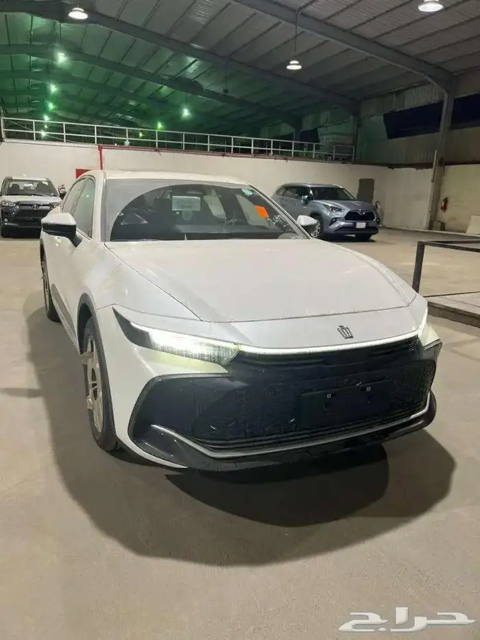 تويوتا كراون 2026 بريميوم ابيض 2