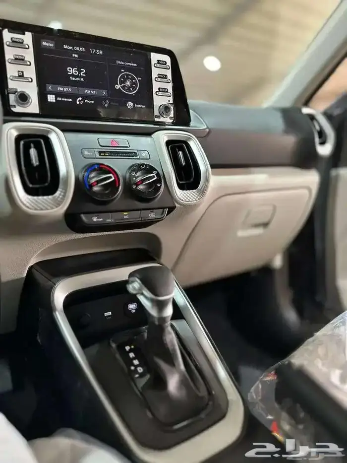 كيا سونيت ستاندر GL موديل 2024 لون فضي 6