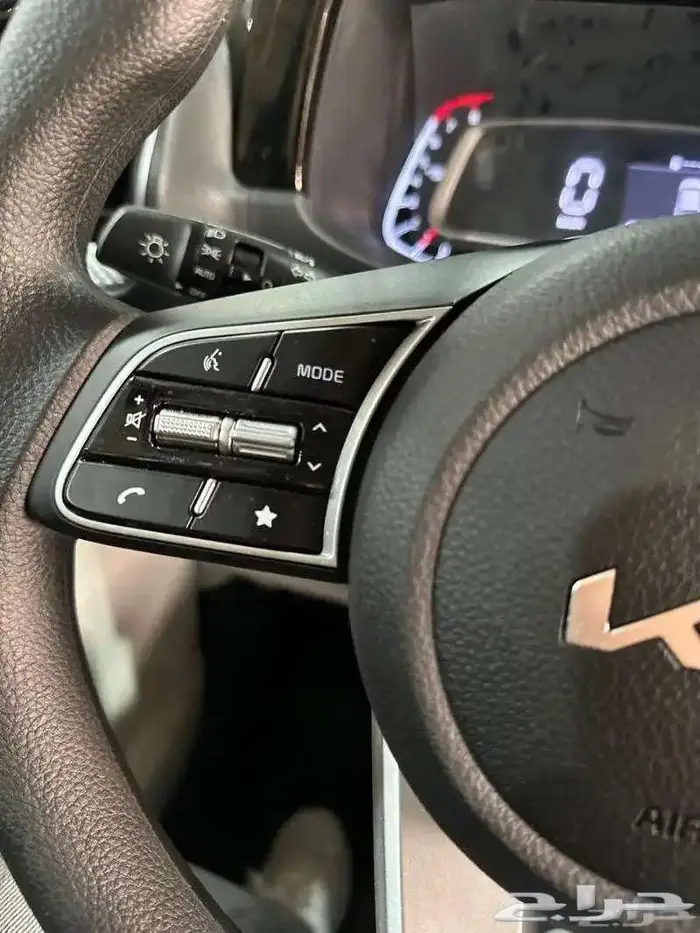 كيا سونيت ستاندر GL موديل 2024 لون فضي 9