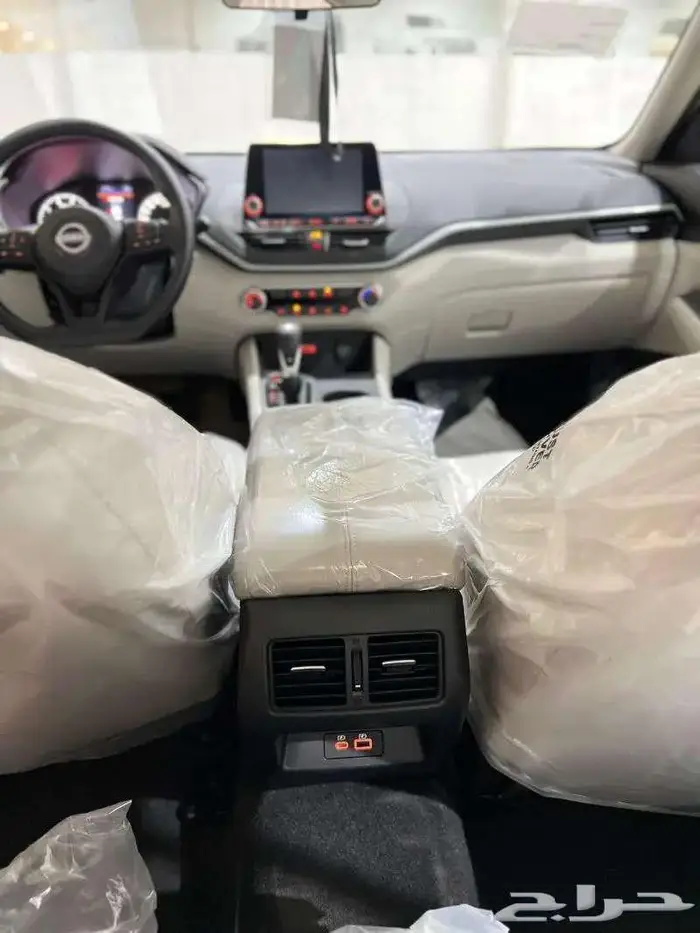 نيسان التيما استندر - نص فل SV 2025 اسود عرض خاص 8