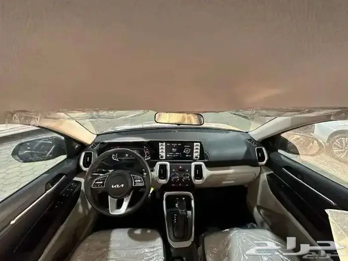 كيا سونيت ستاندر GL موديل 2024 لون فضي 13