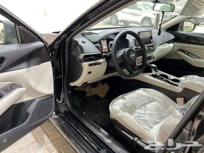 نيسان التيما استندر - نص فل SV 2025 اسود عرض خاص 10