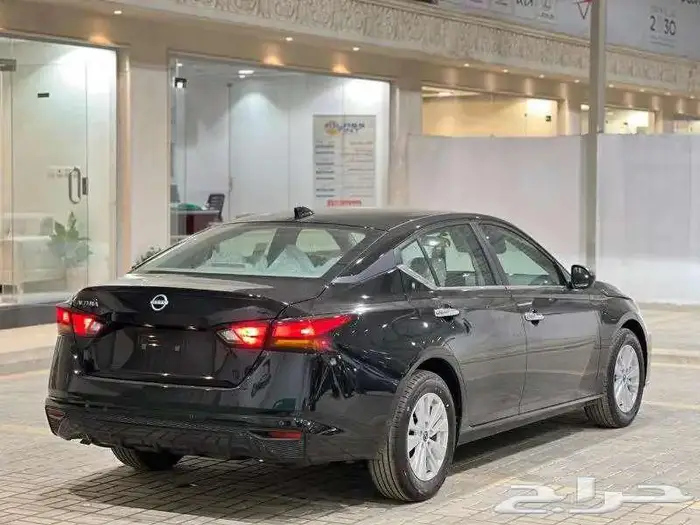 نيسان التيما استندر - نص فل SV 2025 اسود عرض خاص 1