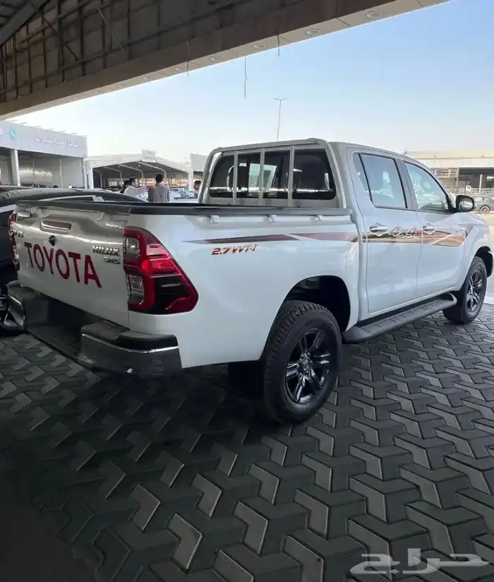 تويوتا هايلكس 2025 GLX-S بنزين بريمي 3