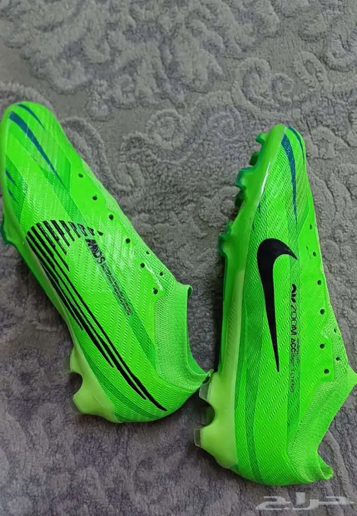 بوت نايك الاخضر للبيع 0