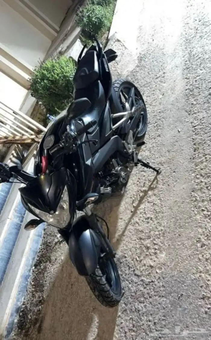 للبيع دباب بجاج NS200 3