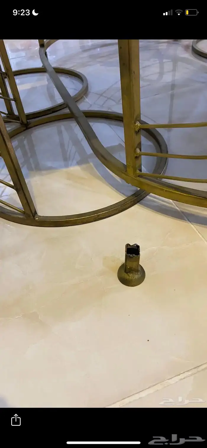 طاولة مكونه من 5 قطع طاوله رئيسيه و4 خدمه 1