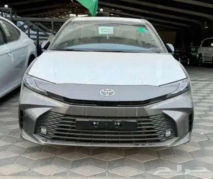 تويوتا كامري استاندر جنوط بنزين 2025 10