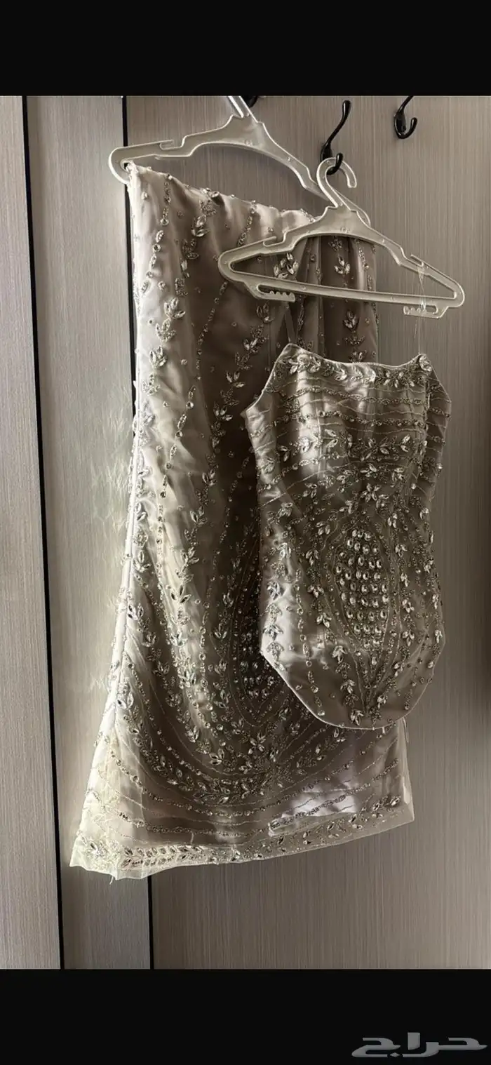 فستان للبيع ب 800ملبوس 4 ساعات 0