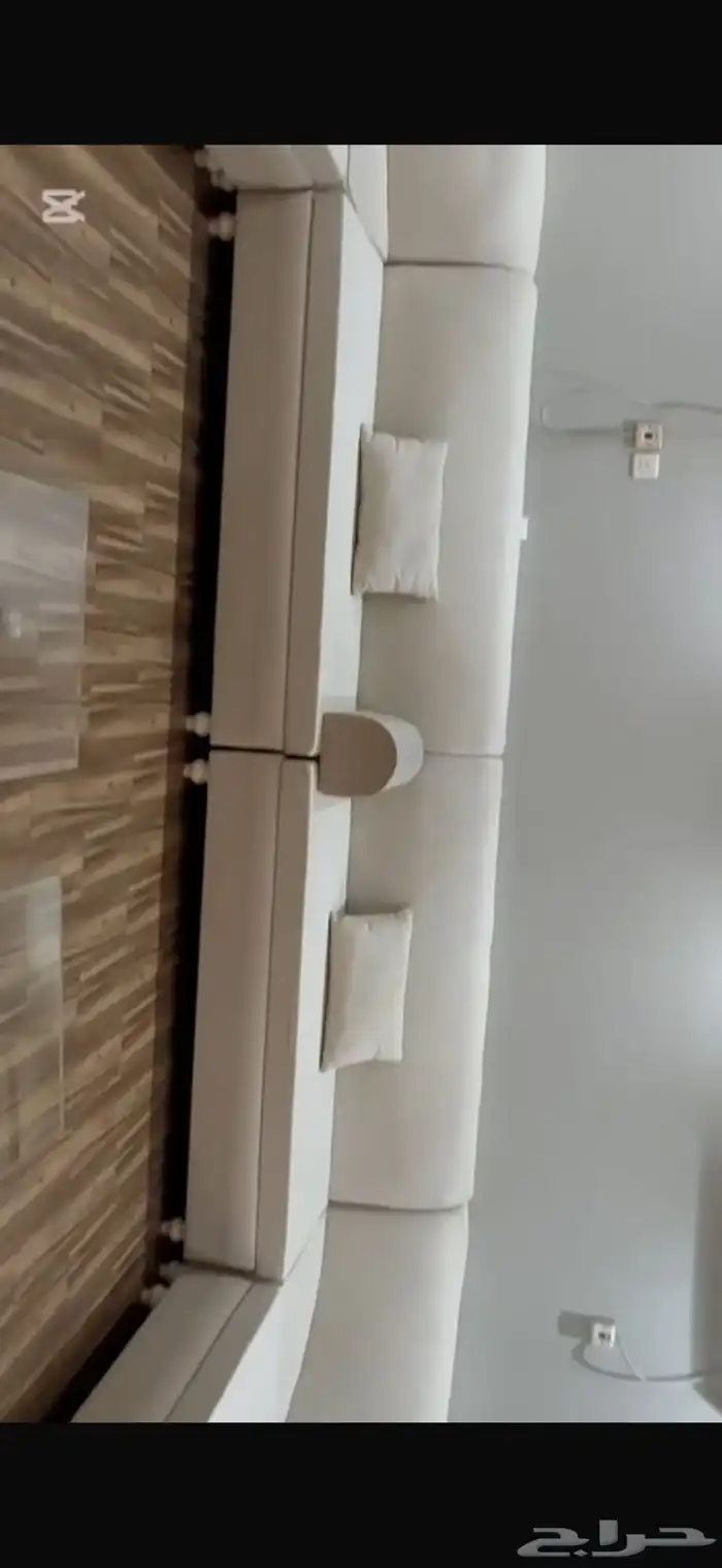 كنب مع طاوله مع ستاره للبيع نضيف جدا 1