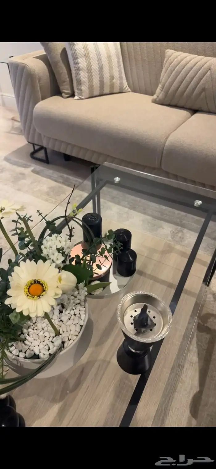 طاولات جديده طاولة كبيره واربع خدمة 0