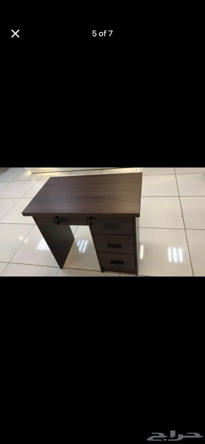 طاولة مكتب بلمسة فنية  متوفرة بأحجام مختلفة. 1