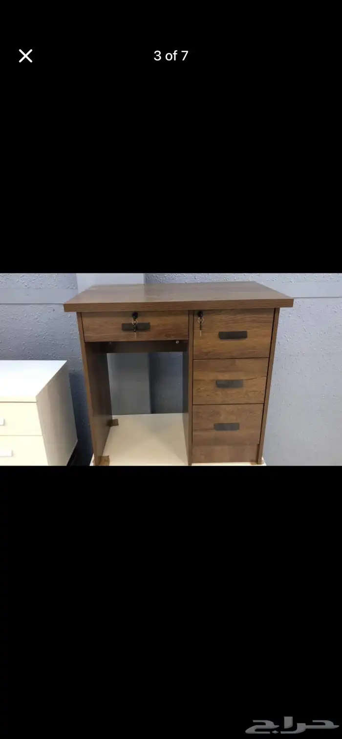 طاولة مكتب بلمسة فنية  متوفرة بأحجام مختلفة. 5