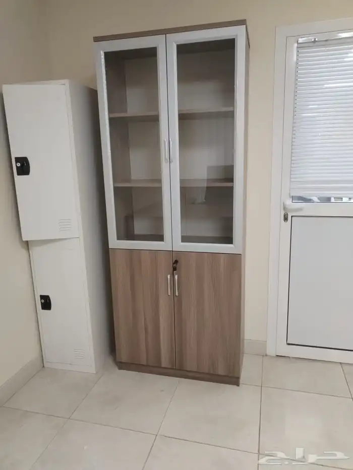 لدينا جميع أنواع الأثاث المكتبي المتوفر 62