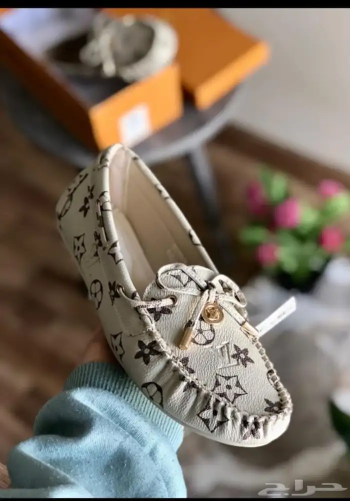 شنط طقم مع الجزم درجه أولى أسعارمنافسه وجوده عاليه 31