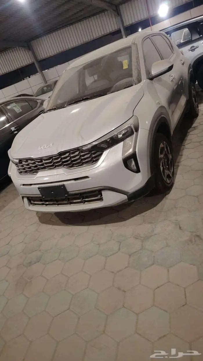 كيا سونيت ستاندر GL موديل 2024 لون فضي 2