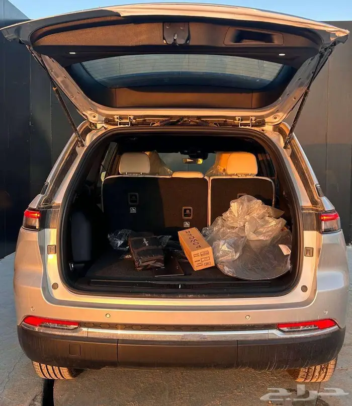 جيب جراند شيروكي لاريدو 2025 14