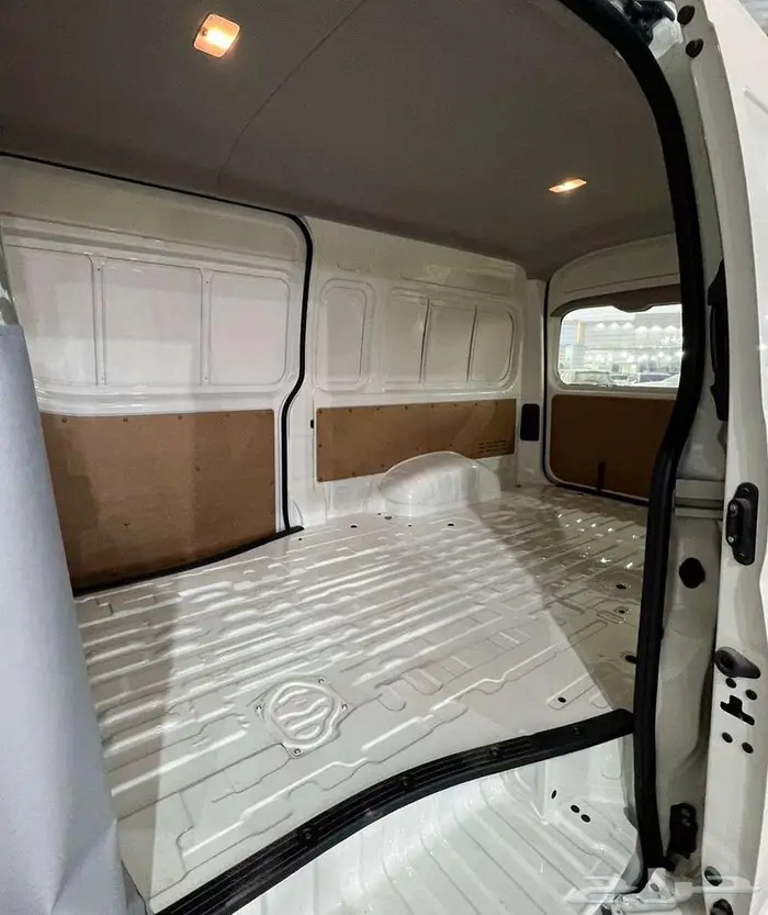 هايس بضاعه ديزل سقف عالي قير توماتيك خليجي 2026 لدى الفريدي 3