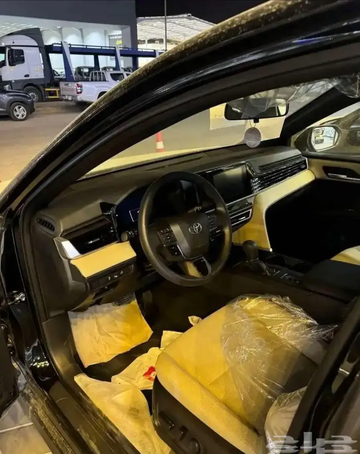 تويوتا كامري استاندر جنوط بنزين 2025 18