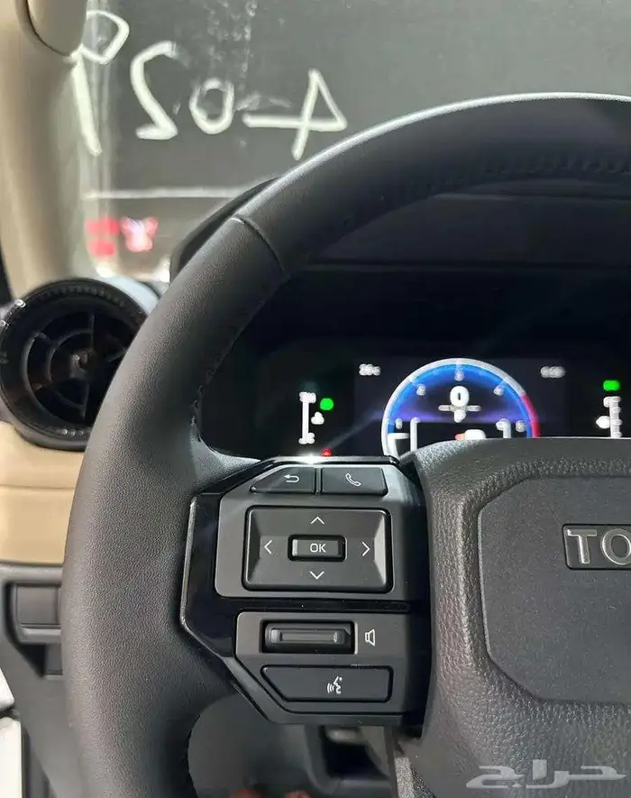 تتوفر فئات برادو 2025 اصفار لمبيعات النقد و البنوك بأقل ربح 13